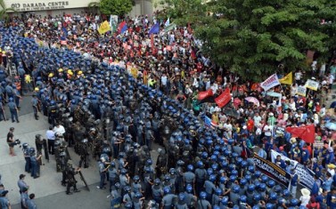 APEC-protesta mb dot com