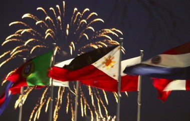 Philippine-Flag-Fireworks-Canberra MB