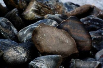 “Bato sa Buhangin” by ricsabastsa